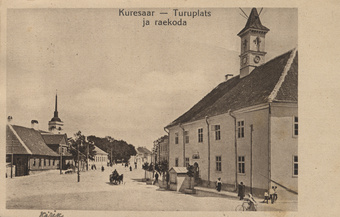 Kuresaar : turuplats ja raekoda = Arensburg : Marktplatz